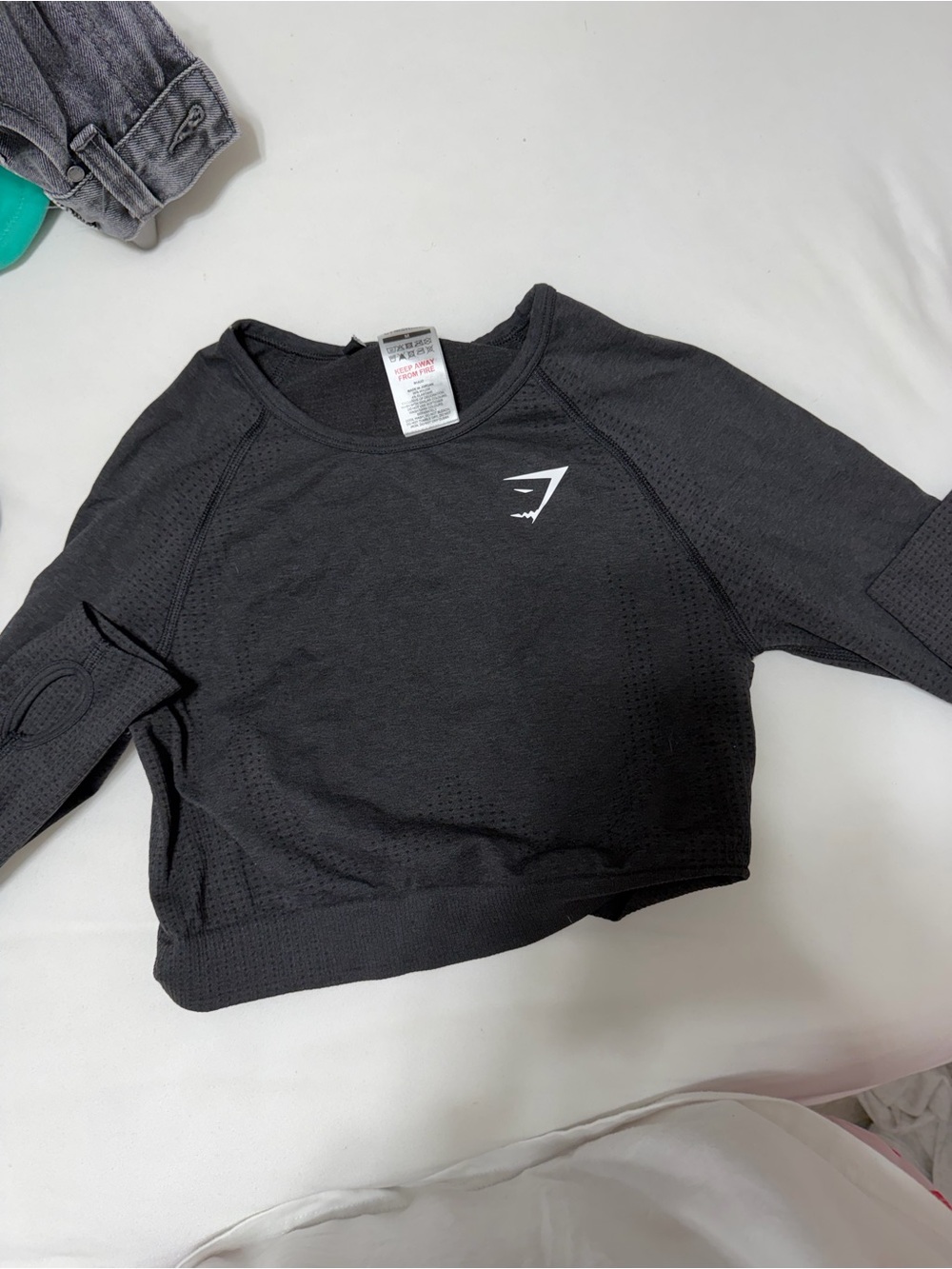 Gymshark Black Cropped Long-Sleeve Crew Sweatshirt